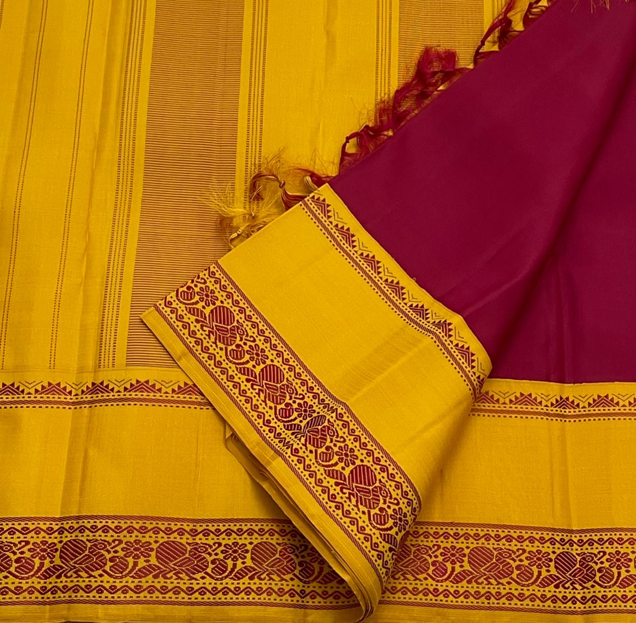 🌼 
Gopura Deepam – Pure Silk Kanchipuram
Bright red  Body • Turmeric-Yellow Korvai Border
Temple Gopuram & Pushpam Thread Motifs • Varisaipet Pallu
Contrast Yellow Blouse Piece Included
Silk Mark Certified ✅ • Ships in Two Weeks • Free USA Shipp