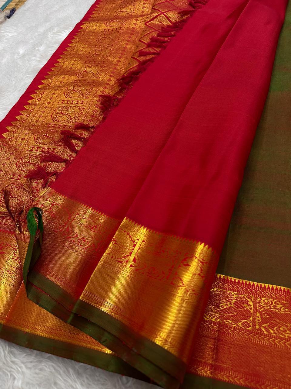 ✨ Manthulir Deepam — Pure Silk Kanchipuram Saree ✨
Dual-tone bottle green with rust-copper korvai border, gold zari coin & mango buttas, and a grand brocade pallu.
Silk Mark Certified • Free USA Shipping • Ships in 2 Weeks • Blouse Stitching $30 ✅
