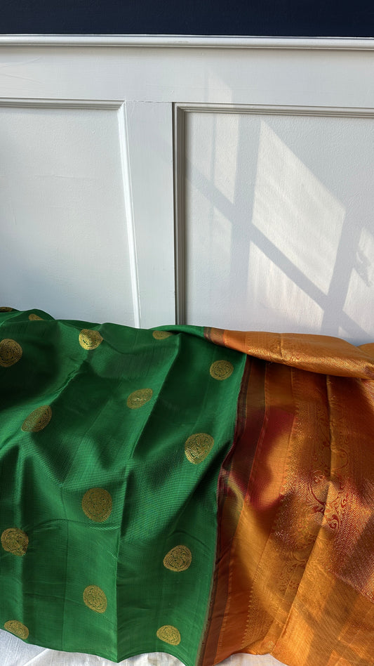 Tulasi – Forest Green Pure Kanchipuram Silk Saree with Micro Checks Podi Kattam & Contrast Rust Ornate Pallu (Silk Mark Certified, Handloom)