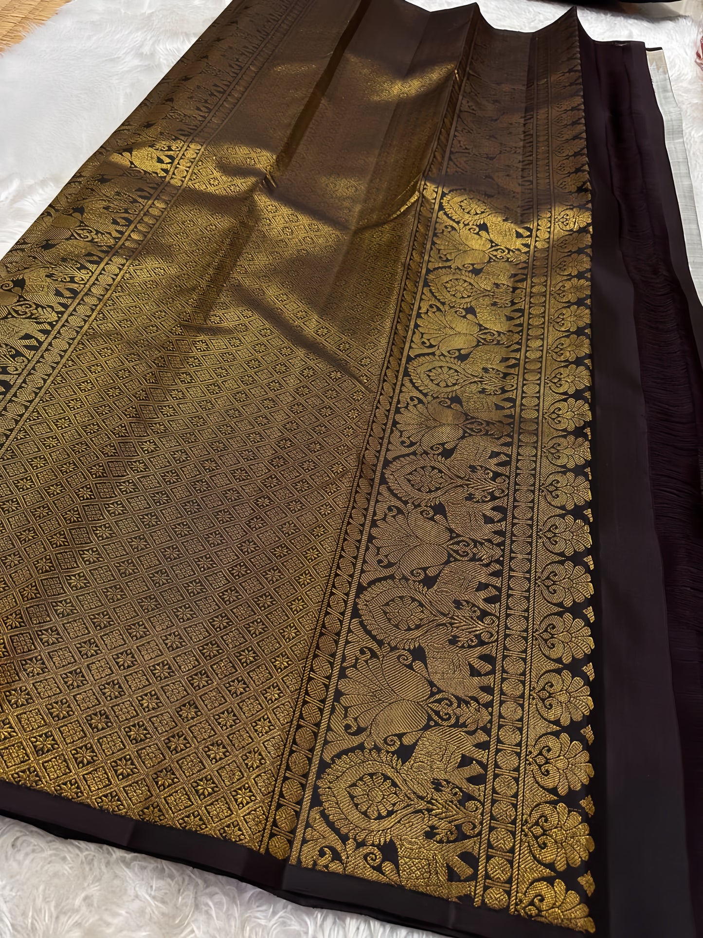 Pure silk kanchipuram grey with zari thazhampoo reku darkest brown or podi color selvedge and Pallu