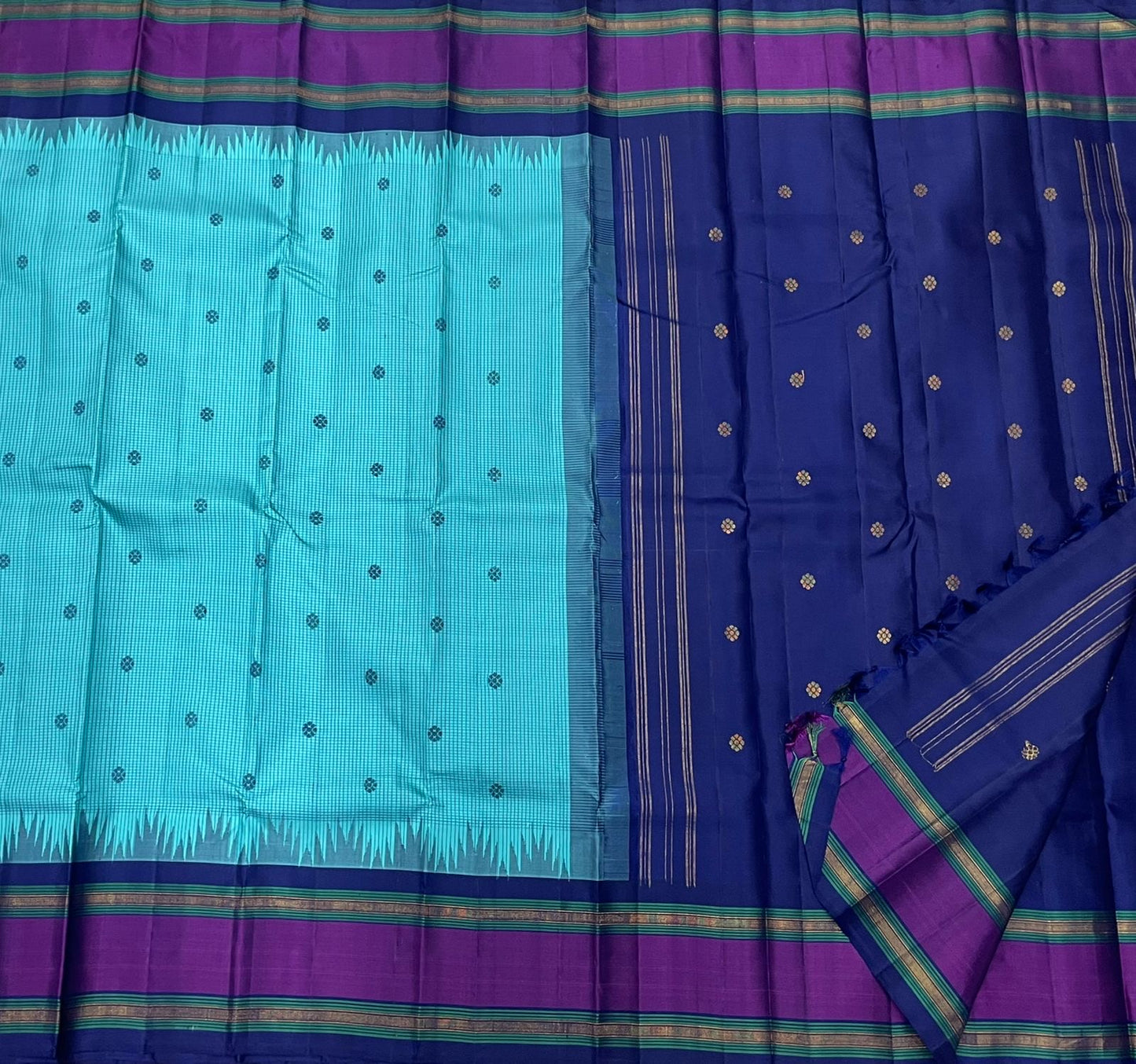 Amethyst Neelam • Pure Silk Kanchipuram Saree
Aqua–Teal Body with Silk-Thread Buttas • Navy Pallu & Amethyst Borders
Silk Mark Certified • Free USA Shipping • Ships in Two Weeks ✅