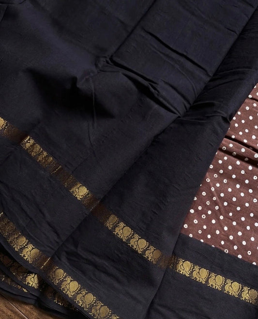 Madurai Sungudi Cotton Saree Brown With achu kattu Dot Motifs And deep brown Zari Border