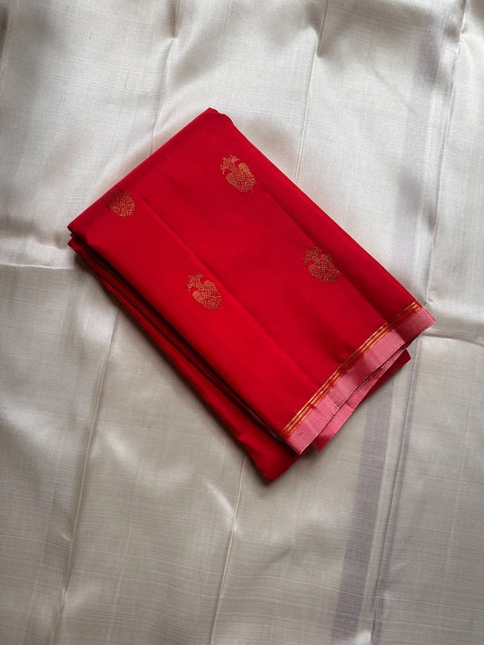 Raspberry Rose  Gandaberunda - Pure Korvai Kanchipuram Silk Saree
Raspberry red body with zari woven Gandaberunda buttas ✨
Soft petal-pink korvai border & zari-detailed pallu 🌸
Silk Mark Certified | fall, pico blouse fabric ✅ ships in a week