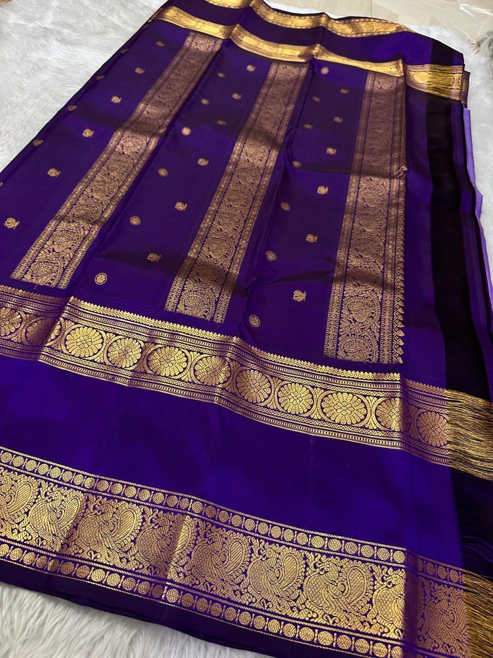 Amra – Lilac Butta Pure Kanchipuram Silk Saree with Rich Purple Rettapet Ornate Border & Pallu, Handwoven in Kanchipuram (Silk Mark Certified)