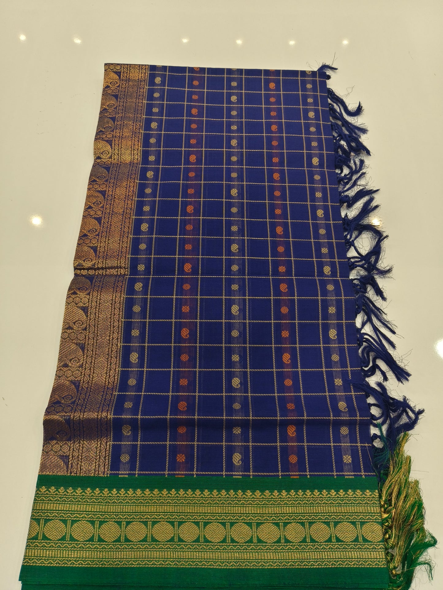 Silk-Cotton Dupatta — The Versatile Voni
Wear as a dupatta over Kurtis or as a graceful Half Saree langa bono
Handwoven | Lightweight | Elegant for Festive Styling