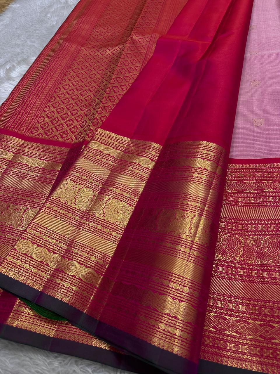 Rekha – Pink Zari kattam Kanchipuram Pure Silk Saree with woven Zari Buttas & Maroon-red varisaipet Border