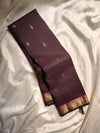 Dhara, Coffee Brown Zari Kattam Pure Silk Kanchipuram Saree
Handwoven floral buttas with vanasringaram border and green selvedge
Opulent pallu with temple-inspired zari artistry
Crafted in our family’s Kanchipuram village, Silk Mark Certified ✅
