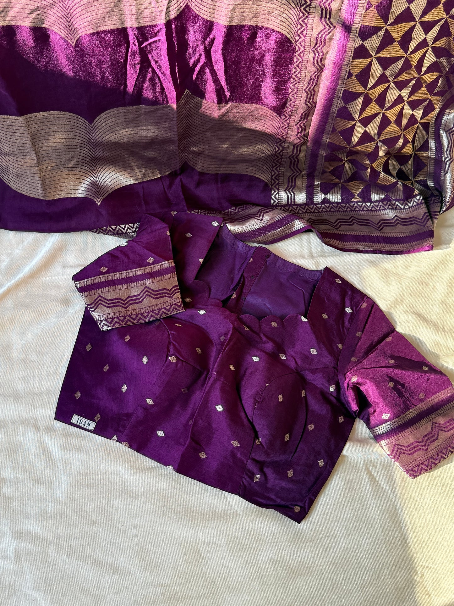 Purple Semi-Georgette Banarasi Saree 💜
Gold Zari Floral Jaal & Striped Weave ✨
Broad Contrast Border with Rich Detailing 💫
Lightweight, Festive & Elegant Draping 🌸
Silk Mark Certified | Ships in 2 Weeks | Free USA Shipping ✅