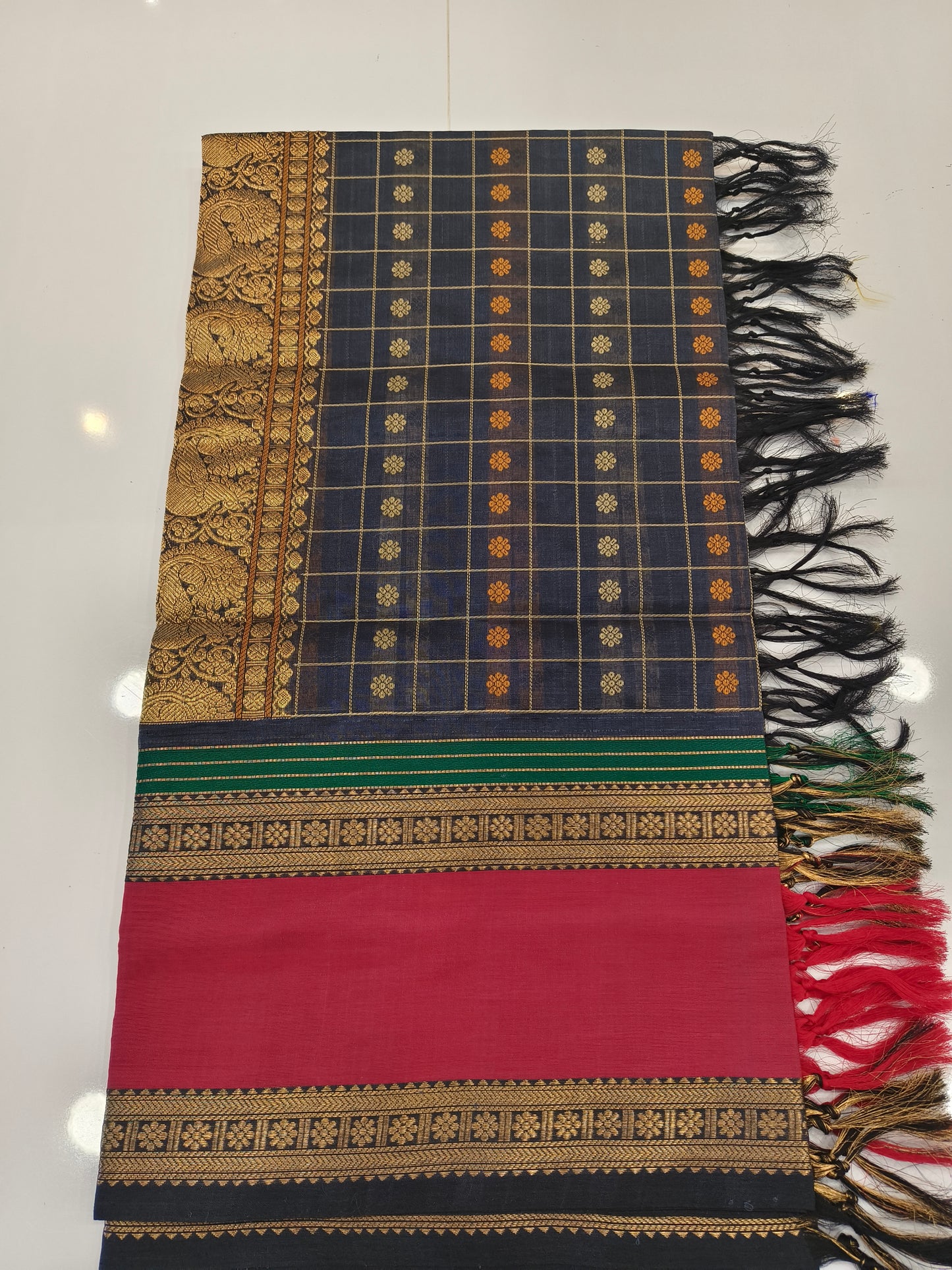 Silk-Cotton Dupatta — The Versatile Voni
Wear as a dupatta over Kurtis or as a graceful Half Saree langa bono
Handwoven | Lightweight | Elegant for Festive Styling