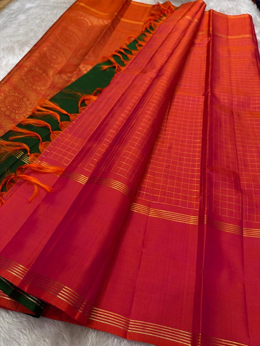A Vermilion–Gold Celebration in Pure Kanchipuram Silk
Tradition, Splendour & Timeless South Indian Grandeur