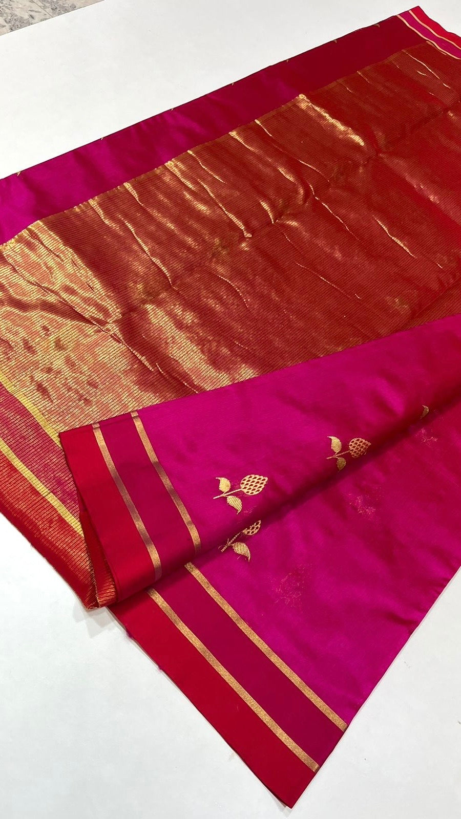 Pure silk Chanderi handloom vibrant pinck saree with red border