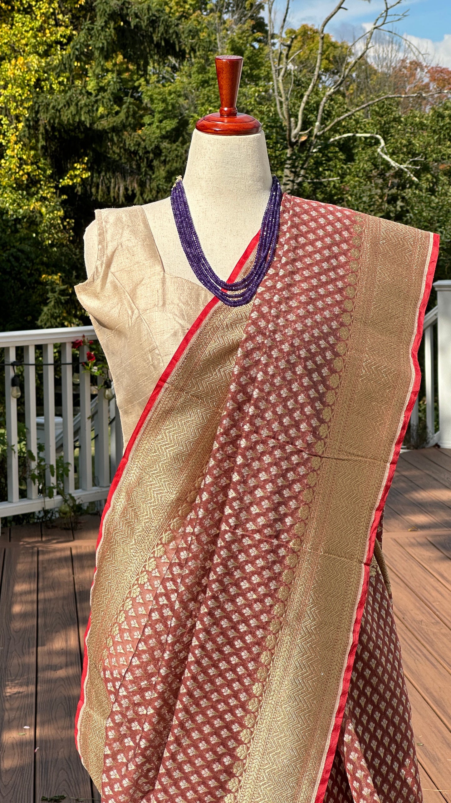 ☕ Coffee Sona Roopa — Pure Silk-Cotton Chanderi Saree ✨
Coffee-brown with gold & silver zari buttas 🌿 Lightweight & elegant
Now $69 (was $99) | Ships from New Jersey | $5 USA Shipping 🇺🇸