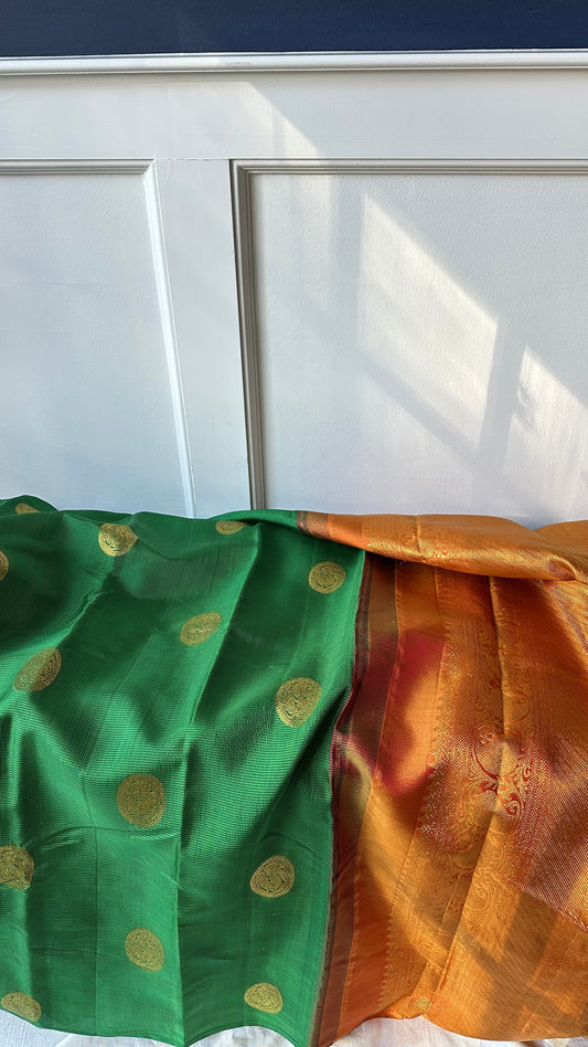 Tulasi – Forest Green Pure Kanchipuram Silk Saree with Micro Checks Podi Kattam & Contrast Rust Ornate Pallu (Silk Mark Certified, Handloom)