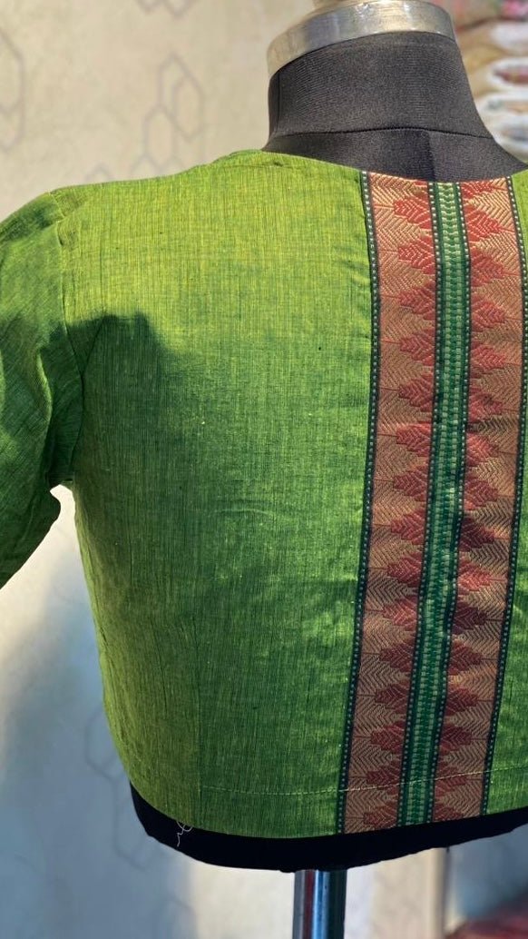 ✨ Lime Green Narayanpet Cotton Blouse ✨
Soft handloom cotton with zari border detailing & cotton lining 💚
Now $20 (was $59) | Sizes 40–43 | Ready to Ship from NJ | USA Shipping $5 ✅