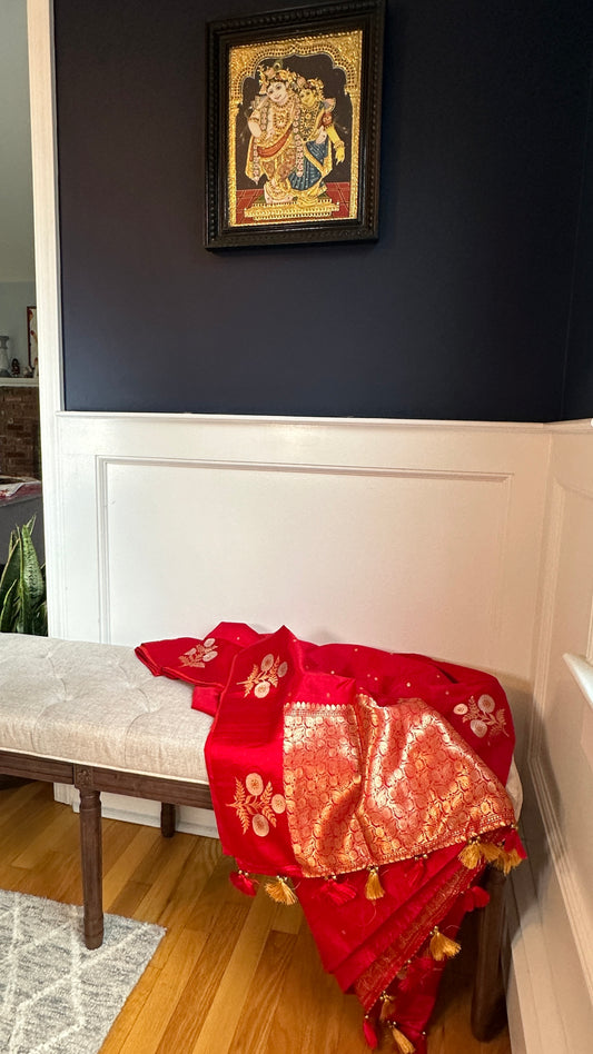 Chilli Red Kadhwa — Pure Silk Banarasi Saree
Handwoven silk mark certified- the intricate Kadhwa weave, featuring rich zari motifs & a full zari-striped blouse fabric . Authentic Banarasi ✅ Free USA Shipping ✅ Ships in 15–20 Days ✅