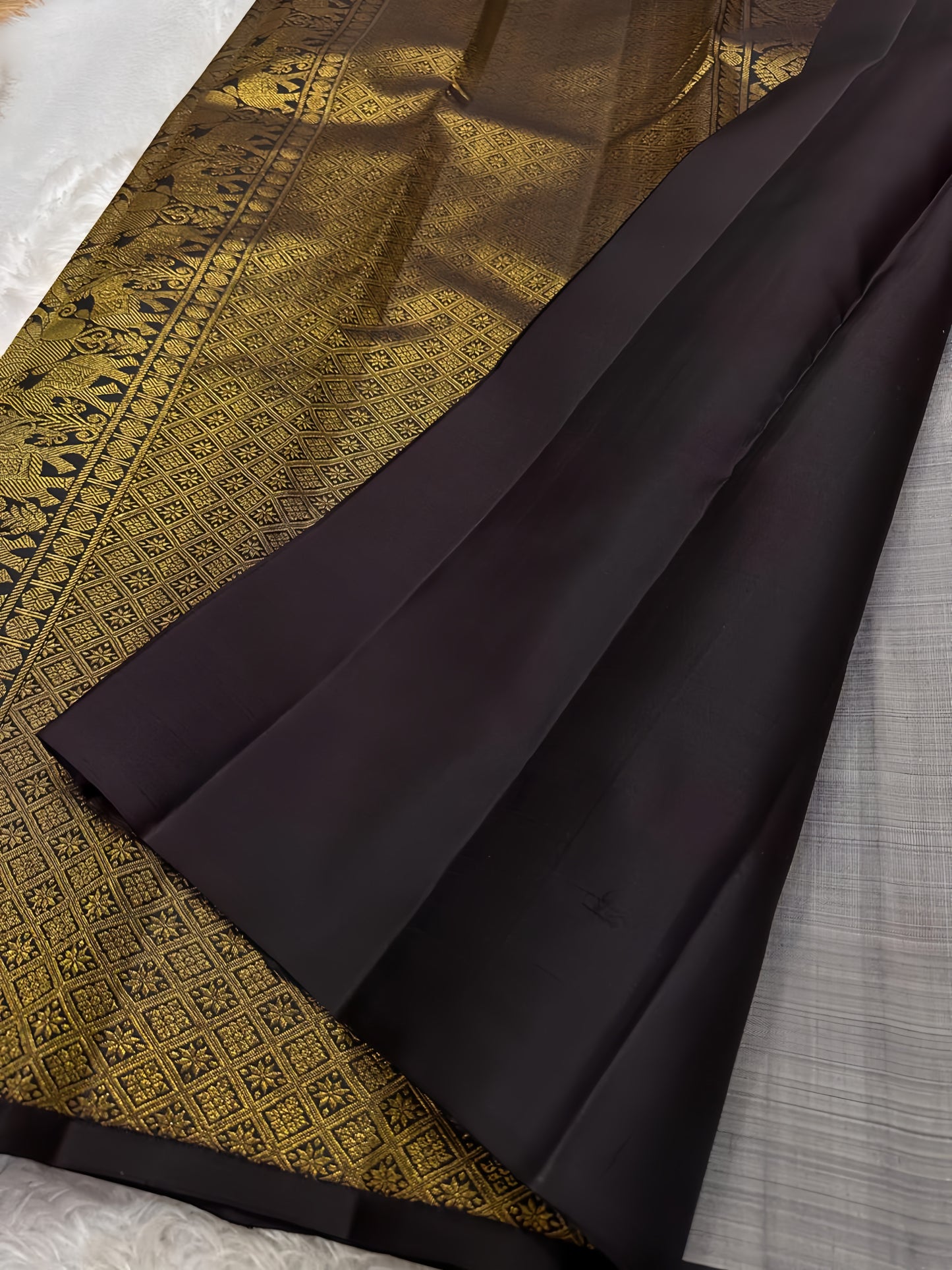 Pure silk kanchipuram grey with zari thazhampoo reku darkest brown or podi color selvedge and Pallu