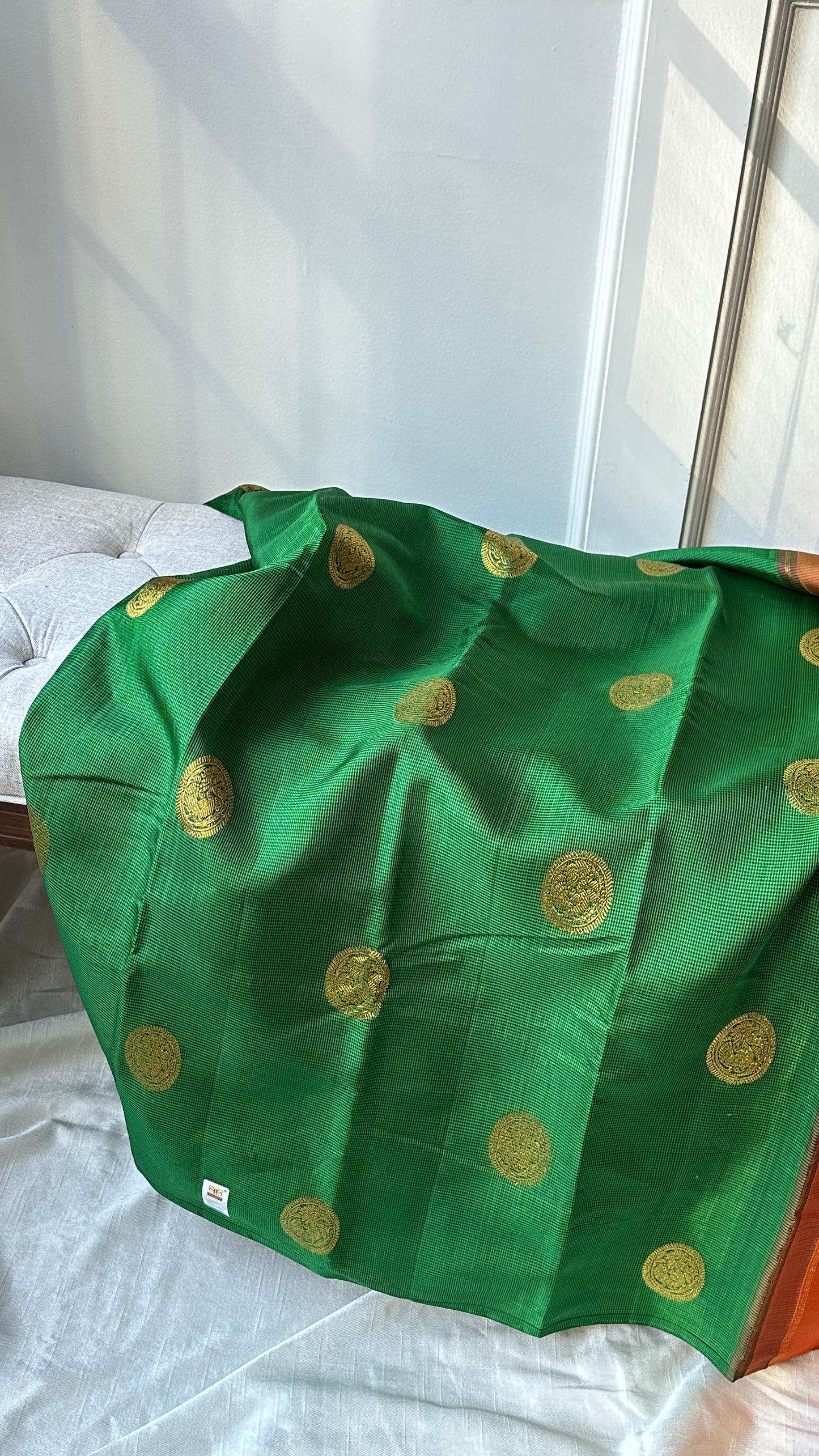 Tulasi – Forest Green Pure Kanchipuram Silk Saree with Micro Checks Podi Kattam & Contrast Rust Ornate Pallu (Silk Mark Certified, Handloom)
