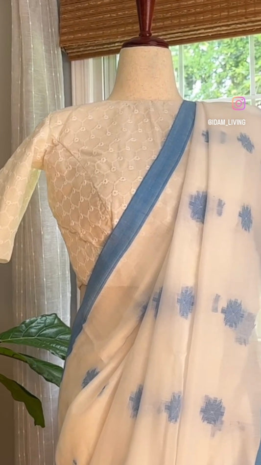 ☁️ Cloud White Jamdhani — Pure Mul Cotton Saree & Hakoba Blouse Set ✨
Soft cloud-white cotton with delicate Jamdhani weave & matching Hakoba blouse 🌿 Elegant & airy
Now $69 (was $110) | Only 1 Piece | Ships from New Jersey | $5 USA Shipping 🇺🇸