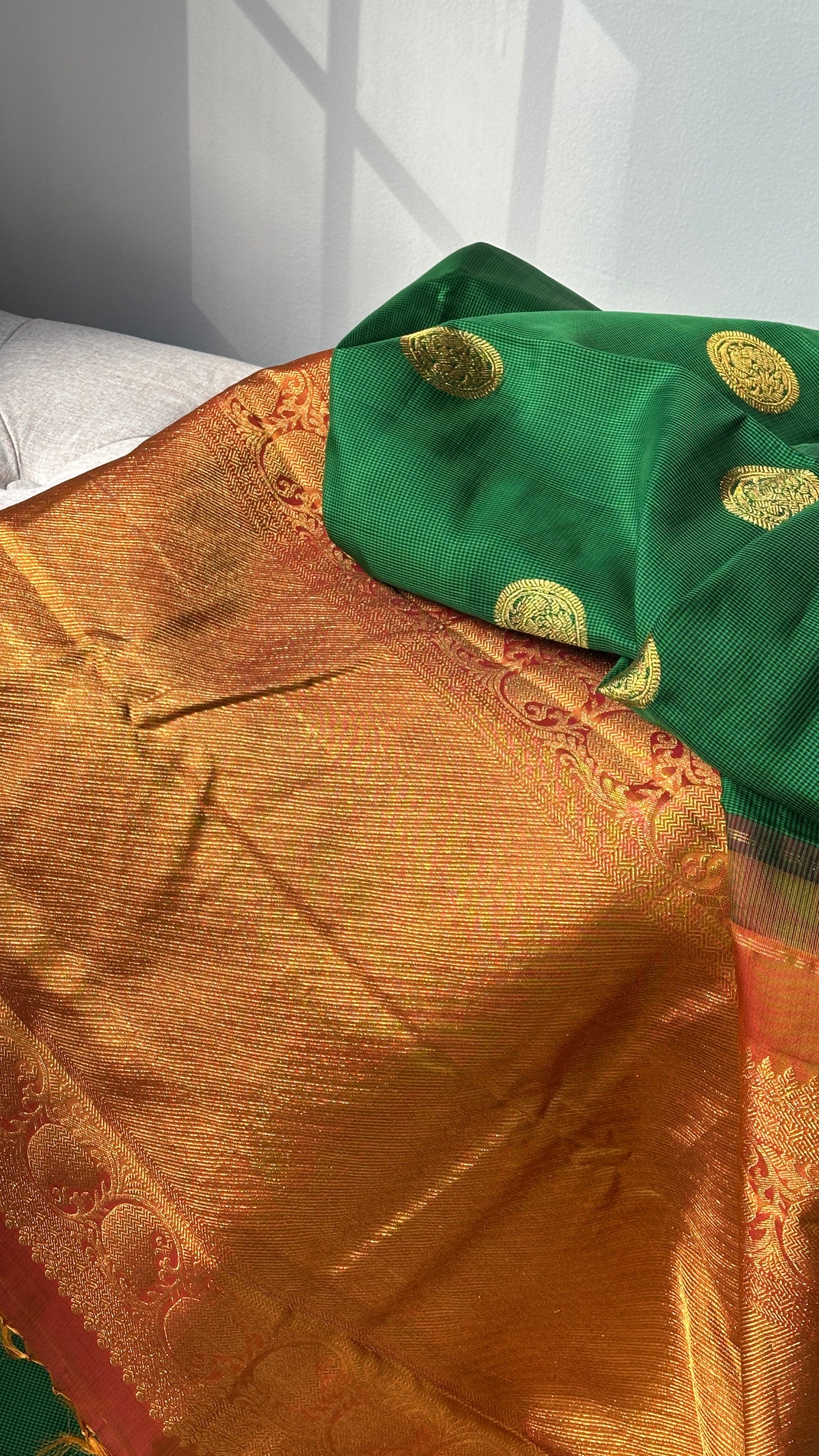 Tulasi – Forest Green Pure Kanchipuram Silk Saree with Micro Checks Podi Kattam & Contrast Rust Ornate Pallu (Silk Mark Certified, Handloom)