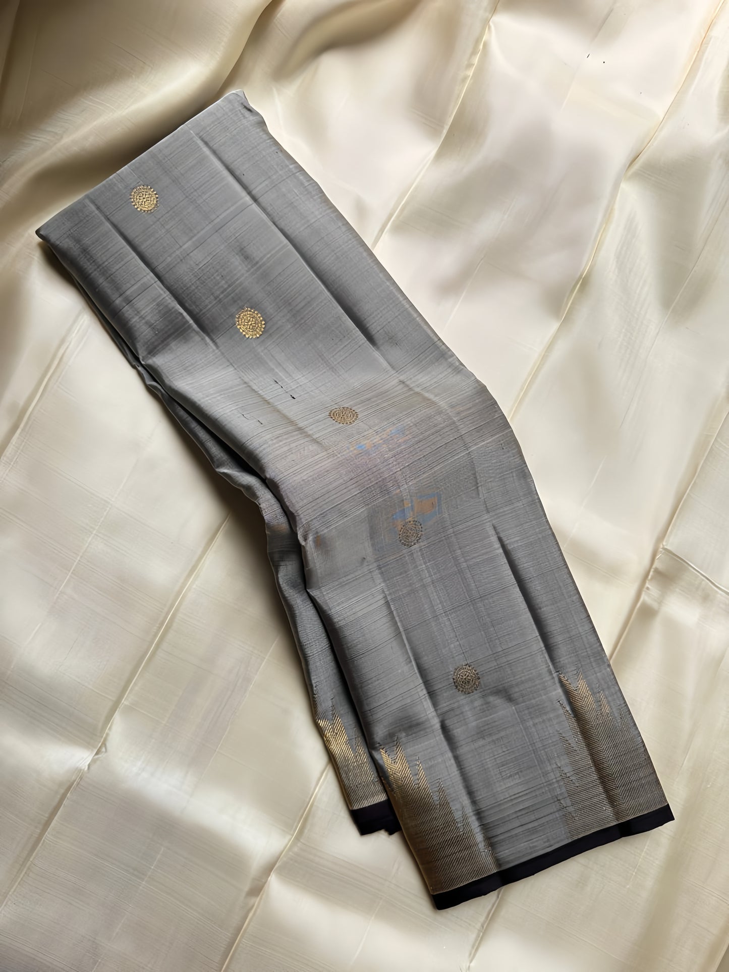 Pure silk kanchipuram grey with zari thazhampoo reku darkest brown or podi color selvedge and Pallu