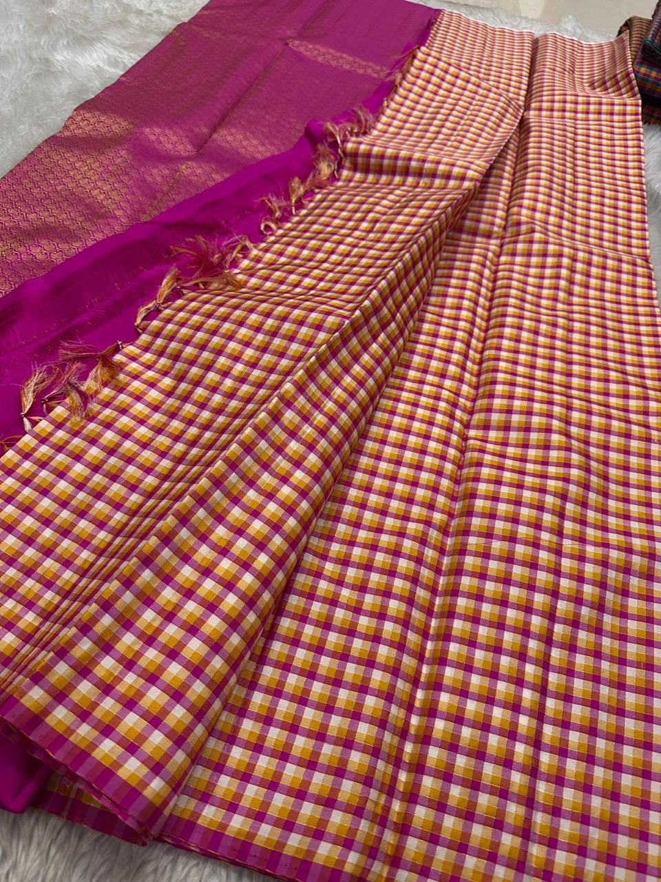 Mutyam – Handwoven Borderless Kanchipuram Pure Silk Saree with Traditional Paalum Pazhamum Baby Checks or kasa kasa kattamDual Contrast Green & Pink Selvedges, and a Subtle Zari Woven Pallu, silk mark certified, ships in two weeks