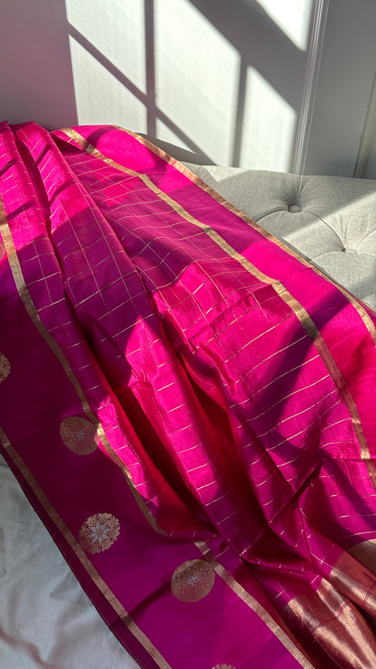 Checkered Pink Kadhwa — Pure Silk Banarasi Saree silk mark certified.
Raw mango styke ,handwoven - intricate Kadhwa weave, zari motifs & a zari-striped blouse.
Custom Color Option Available • Ships in 15–20 Days , free shipping within usa