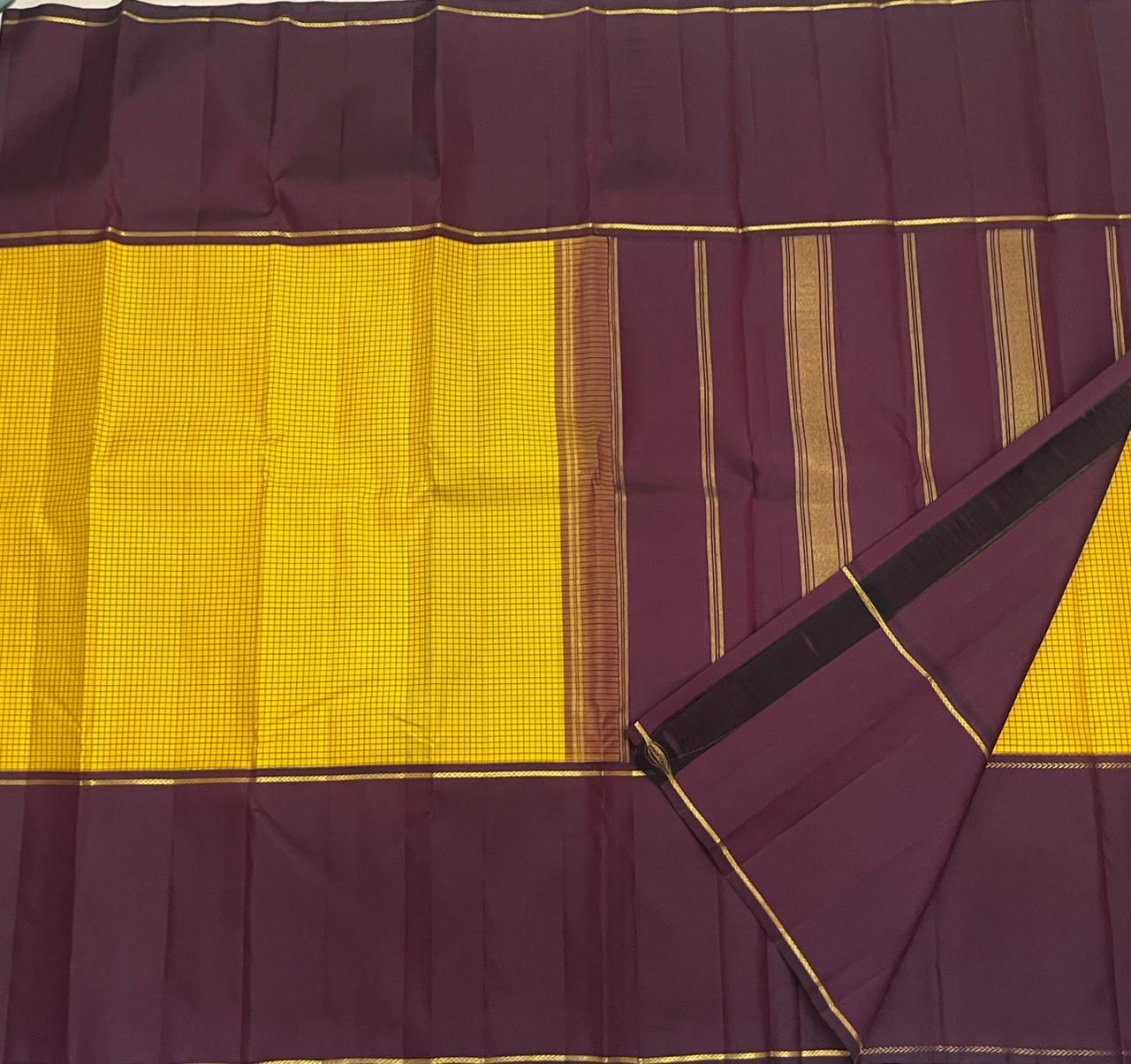 ✨ Amara Manjal — Pure Silk Kanchipuram Saree ✨
Mustard micro-kattam body paired with deep plum-wine borders and gold rope-zari pallu detailing.
Silk Mark Certified • Free USA Shipping • Ships in Two Weeks • Blouse Stitching Available ($30) ✅