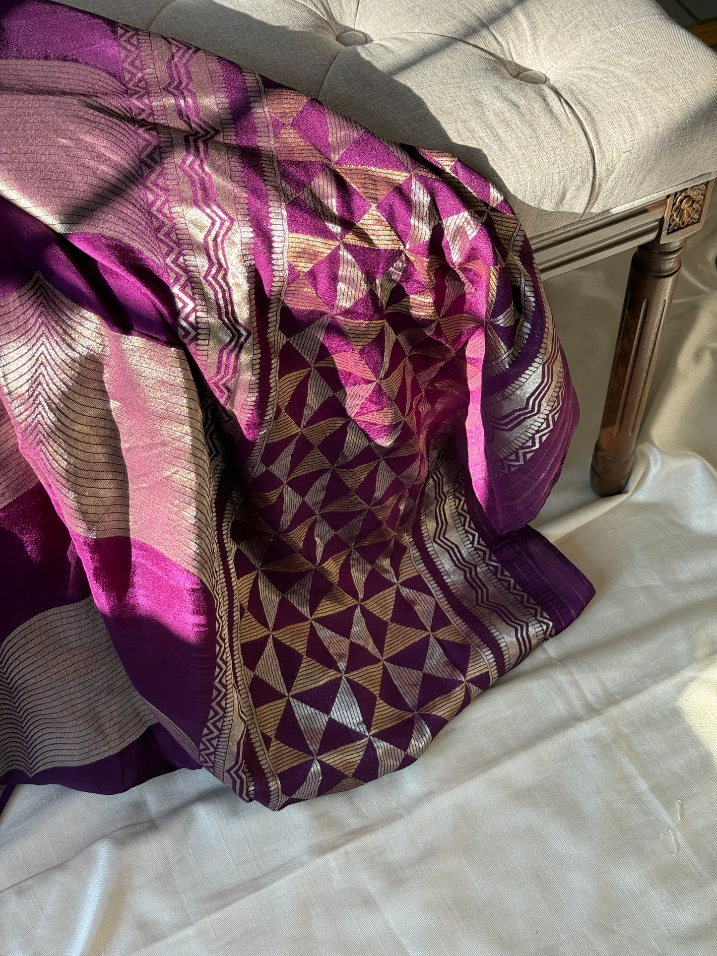 Purple Semi-Georgette Banarasi Saree 💜
Gold Zari Floral Jaal & Striped Weave ✨
Broad Contrast Border with Rich Detailing 💫
Lightweight, Festive & Elegant Draping 🌸
Silk Mark Certified | Ships in 2 Weeks | Free USA Shipping ✅
