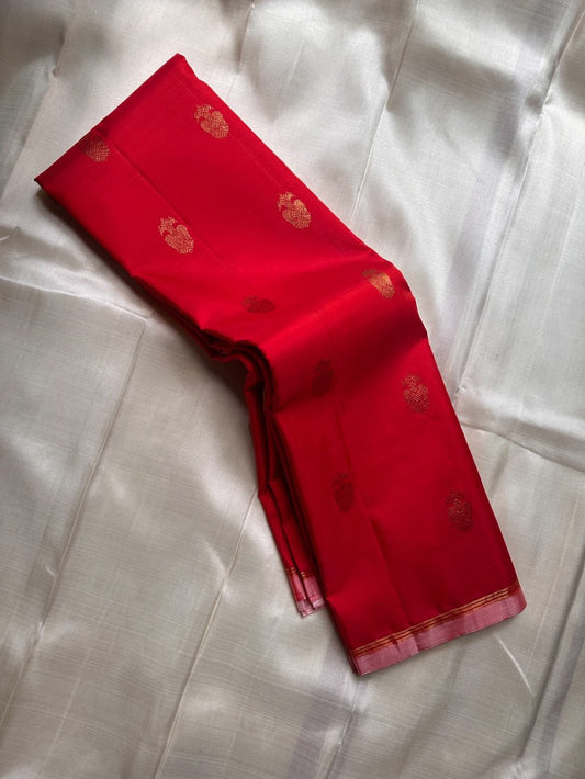 Raspberry Rose  Gandaberunda - Pure Korvai Kanchipuram Silk Saree
Raspberry red body with zari woven Gandaberunda buttas ✨
Soft petal-pink korvai border & zari-detailed pallu 🌸
Silk Mark Certified | fall, pico blouse fabric ✅ ships in a week