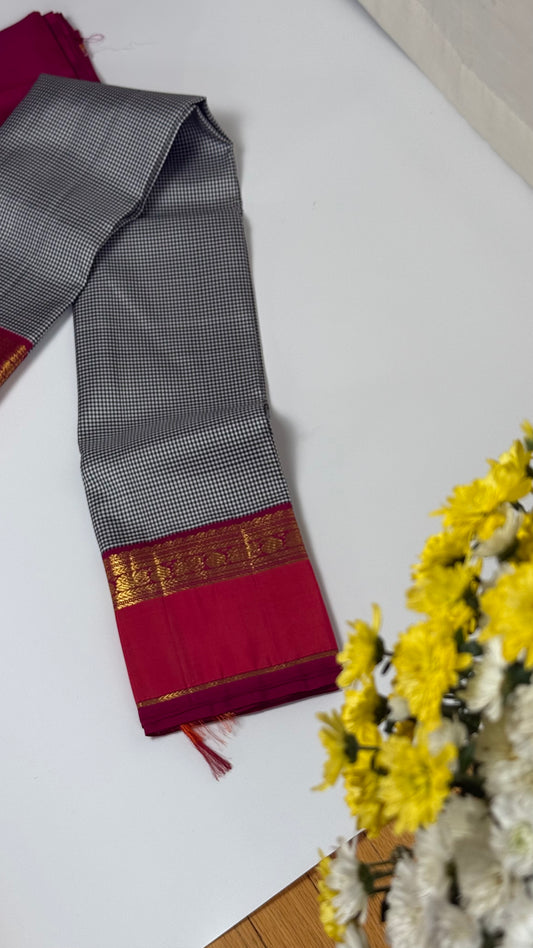 Rani Ember Podi Kattam — Pure Silk Kanchipuram Saree
Black & Ivory Micro Checks with Rani Magenta–Orange Korvai Border ✨
Silk Mark Certified • Fall & Pico Done • Ships in Two Weeks • Free USA Shipping ✅