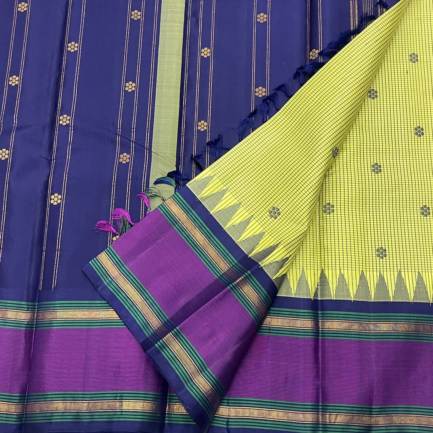 Chartreuse Royal Blue Purple Kattam • Pure Silk Kanchipuram Saree
Neon Chartreuse Checks with Silk-Thread Buttas • Royal Blue Pallu & Amethyst Borders
Silk Mark Certified • Free USA Shipping • Ships in Two Weeks ✅