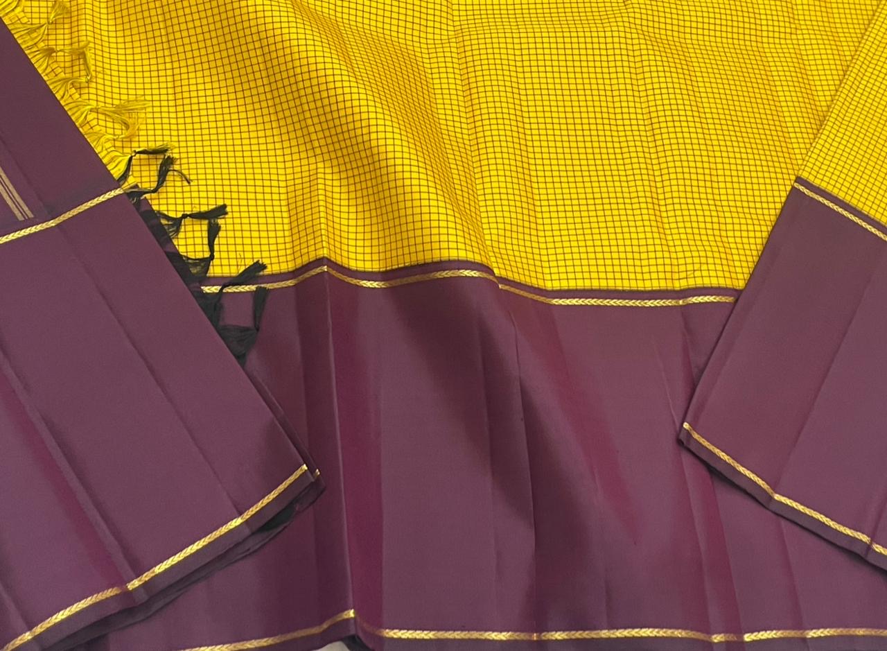 ✨ Amara Manjal — Pure Silk Kanchipuram Saree ✨
Mustard micro-kattam body paired with deep plum-wine borders and gold rope-zari pallu detailing.
Silk Mark Certified • Free USA Shipping • Ships in Two Weeks • Blouse Stitching Available ($30) ✅