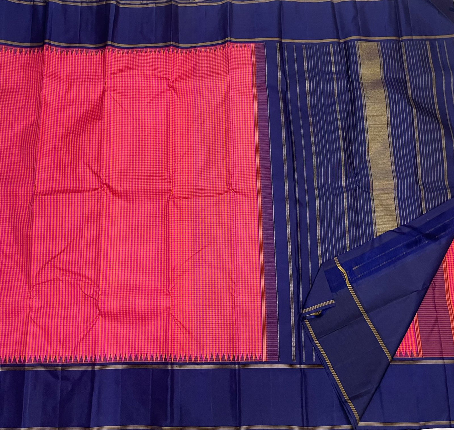 Peony Indigo Kattam — Pure Silk Kanchipuram Saree
Peony-Pink & Kesari Micro Checks with Deep Indigo Korvai Border ✨
Silk Mark Certified • Free USA Shipping • ships in two weeks ✅