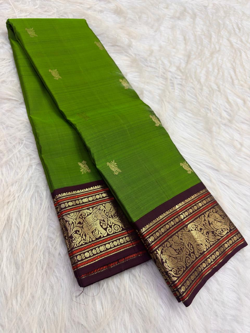 Kili Pachai Green Pure Silk Kanjivaram Peacock Butta Saree with Plum Zari Border – view 6