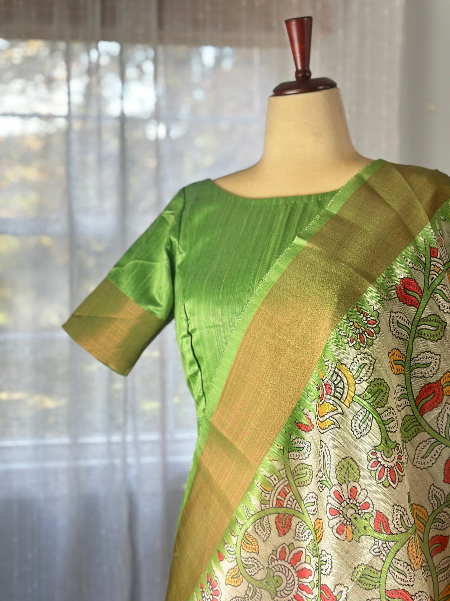 π Apple Green Kalamkari print β Soft Tussar Silk Saree Set β¨
Handcrafted Kalamkari art on soft tussar with matching blouse (40β43) πΏ
Now $69 (was $99) | Fall & Pico Done | Ships from New Jersey | $5 USA Shipping πΊπΈ