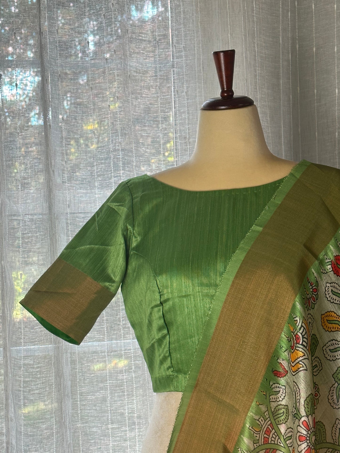 π Apple Green Kalamkari print β Soft Tussar Silk Saree Set β¨
Handcrafted Kalamkari art on soft tussar with matching blouse (40β43) πΏ
Now $69 (was $99) | Fall & Pico Done | Ships from New Jersey | $5 USA Shipping πΊπΈ