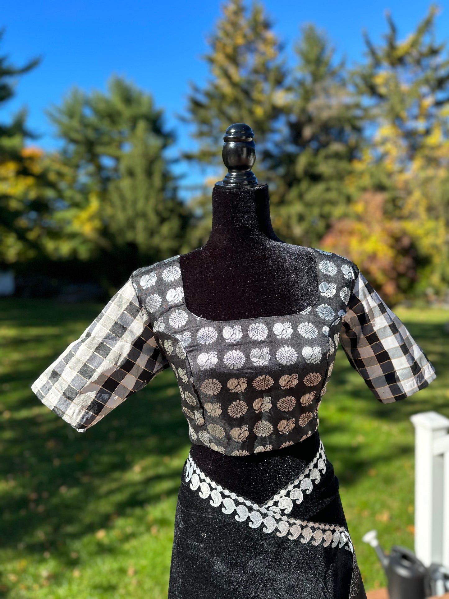 ✨ Black & White Silk Statement Blouse ✨
Finest black & white silk with taffeta checkered sleeves and pearl lace embroidery 🤍
Diwali Price Drop: $59 → $20 | Size 42–43 only | ready to ship | USA Shipping $5 ✅