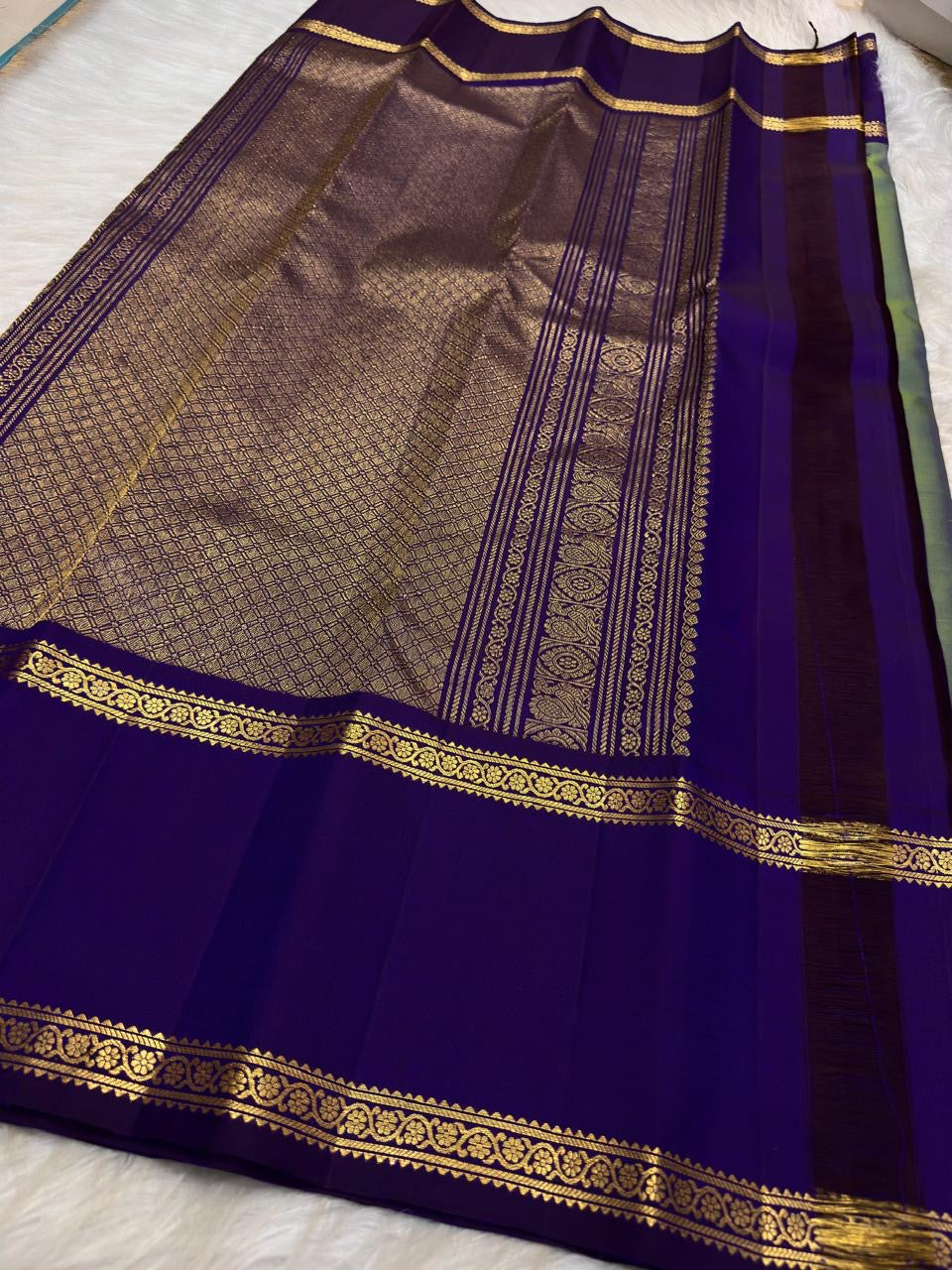 Pure silk Kanjipuram Rettapet saree in shot green and deep violet, Silk Mark certified