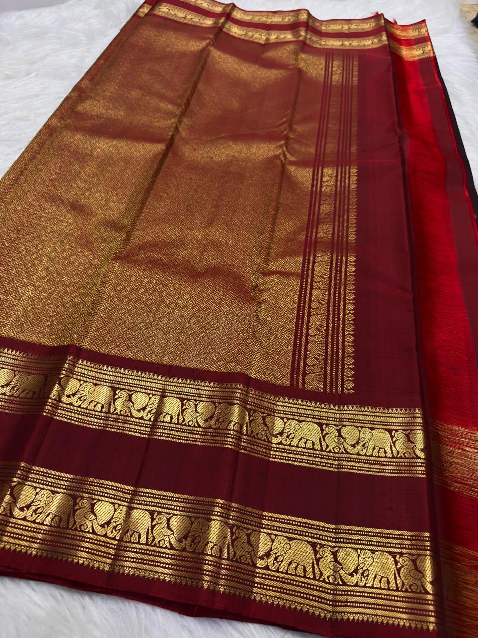 Deep Kanchana brown Pure Silk Kanjipuram Rettapet saree with Arakku red kamalam gold zari border, detail view 5