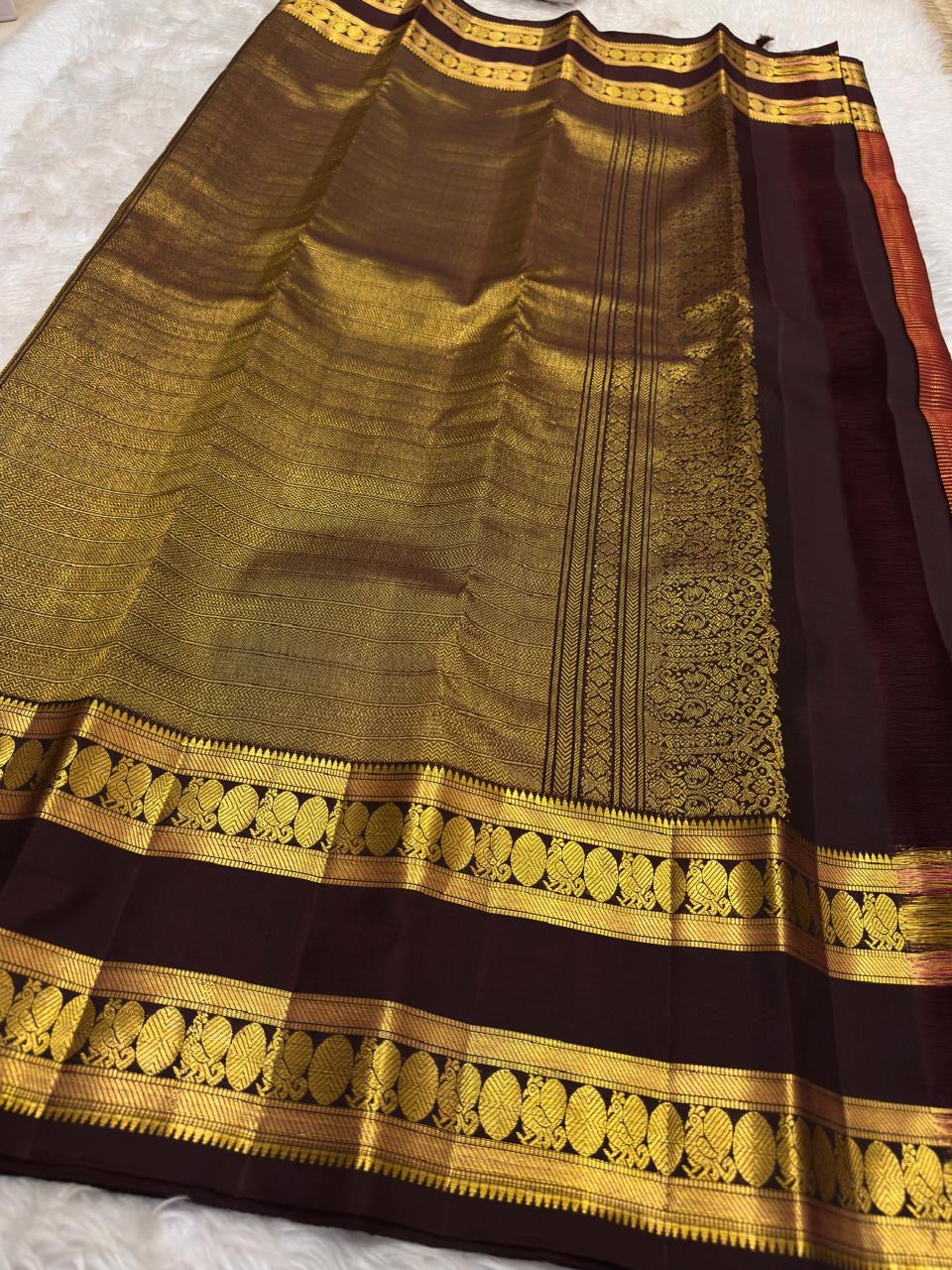 Dark Maroon and Gold Handwoven Pure Silk Kanchi Pattu Saree with Kamalam Butta Jaal and Rettapet Border