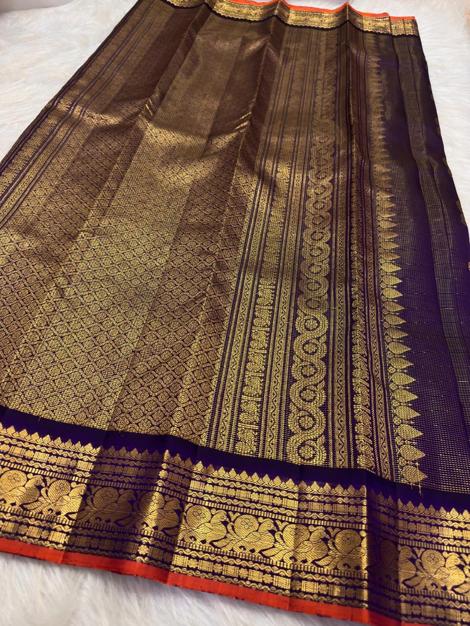 Deep Purple Handwoven Pure Silk Kanjeevaram Oosi Zari Kattam Saree with Classic Gold Zari Border