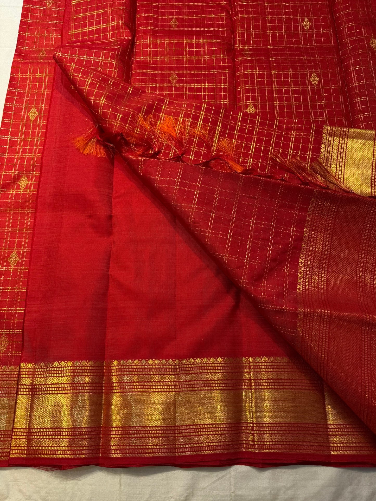 Deep Kumkum Red Kattam Kanchipuram Silk Saree with Kamalam Butta