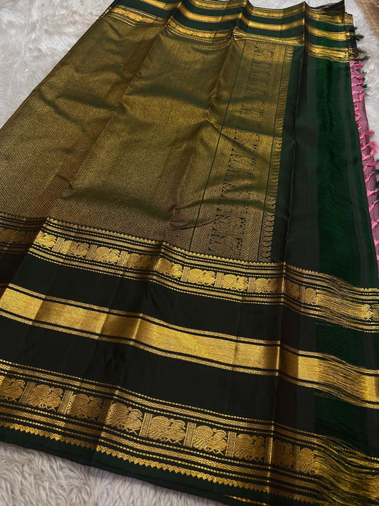 December Poo Mauve saree with deep Karum Pachai bottle-green border detail