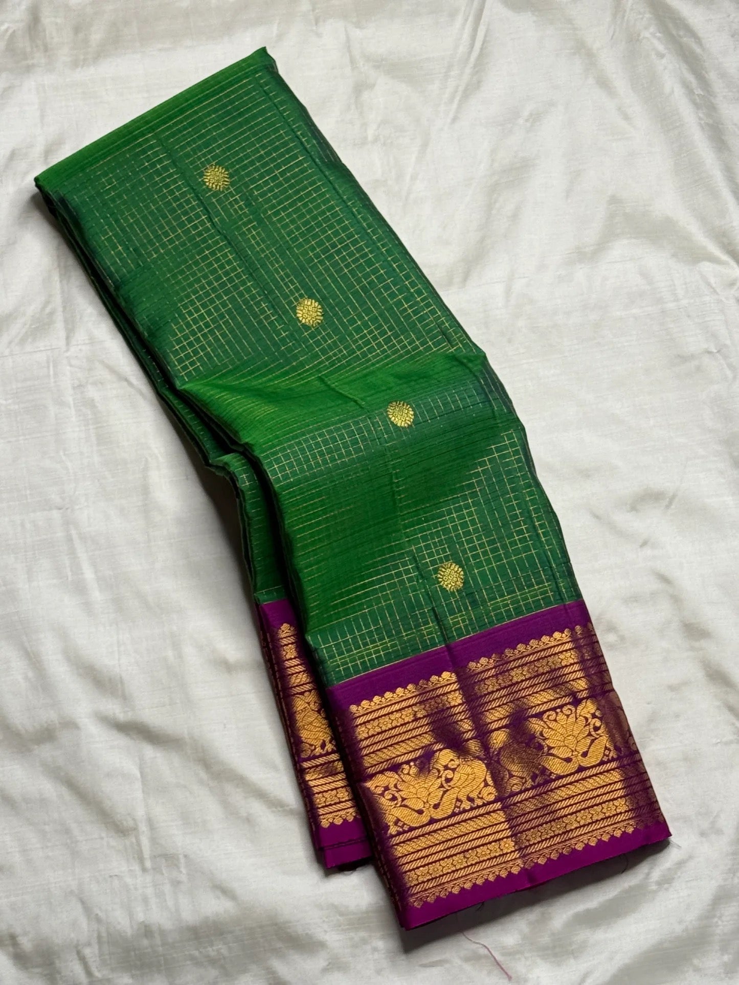 Handwoven forest green pure silk KanchiPattu saree with kamalam butta and magenta vanasringaram pallu — Idam Living