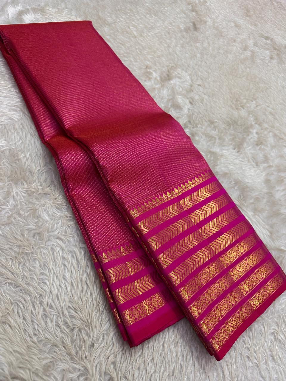 Full view of fuchsia pink Kanchipuram pure silk saree with vairaoosi weave and gold zari border — Idam Living