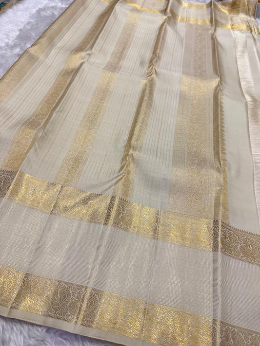 Ivory pure silk saree body close up view