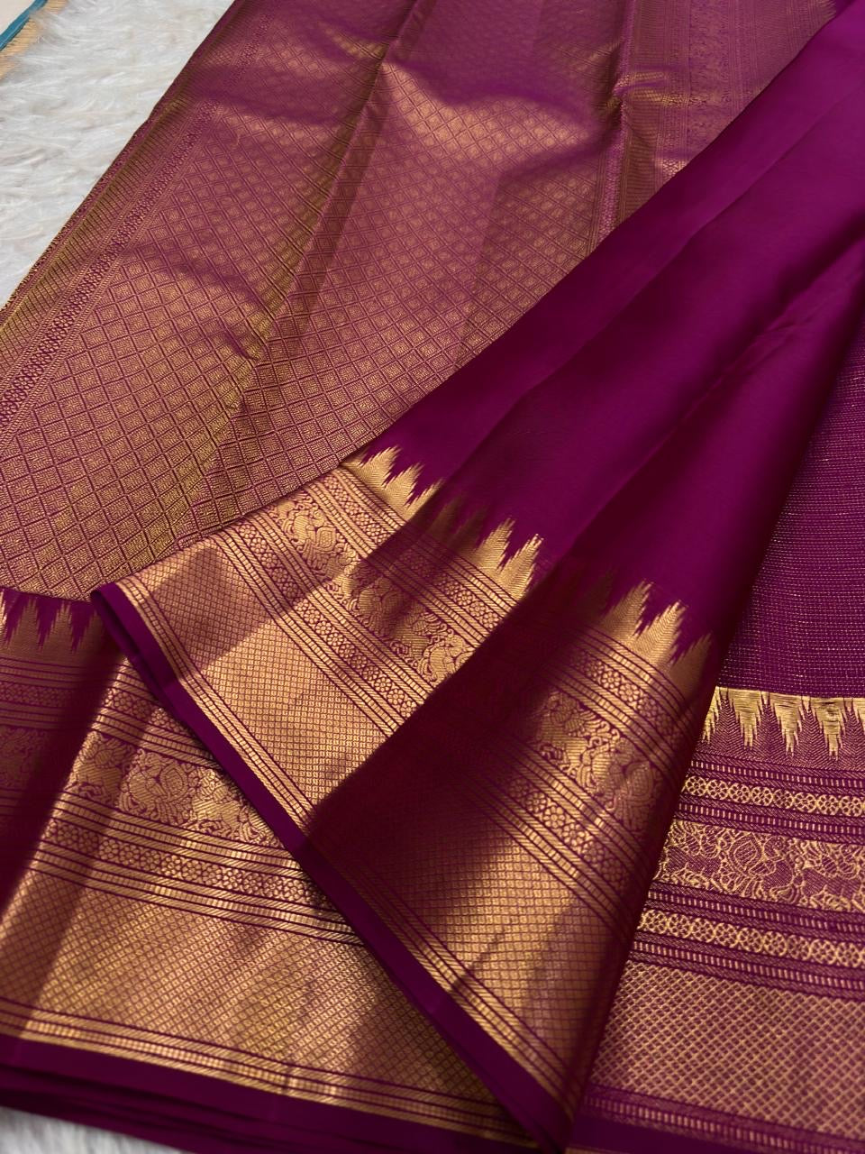 Vadamalli purple pink Kanchipuram zari kattam saree, showing body, border and detailed gold zari pallu