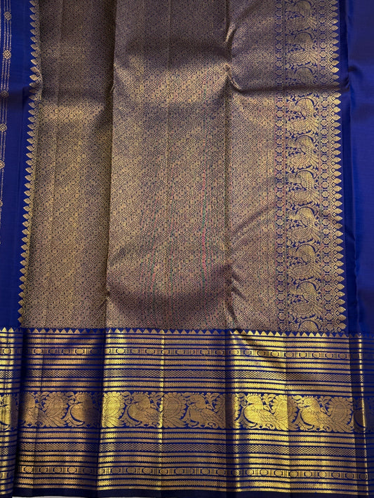 Neelam blue handwoven pure silk Kanchipuram Varisaipet saree with ornate gold zari border, photo 2 of 5