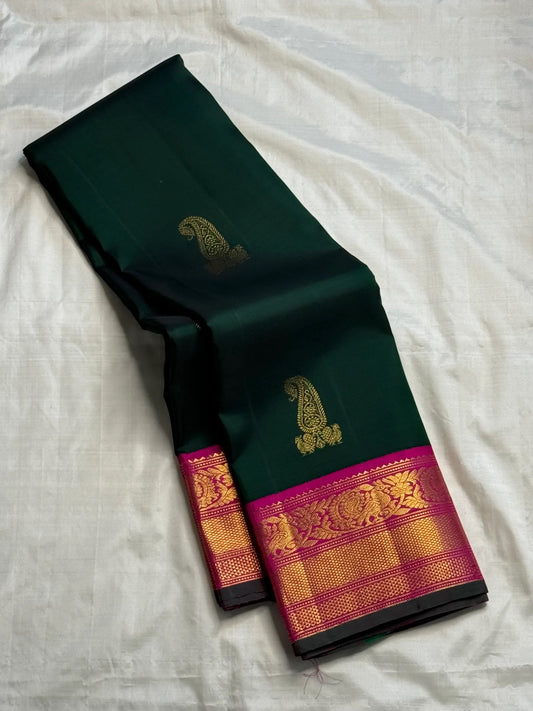 Pure Kanchipuram Silk Saree Evergreen with Fuchsia Border parsley butta