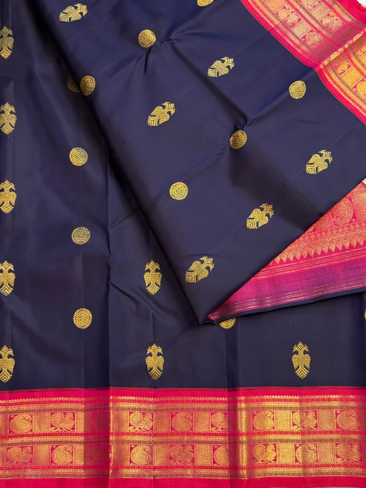 Midnight navy pure silk Kanchipuram saree with Gandaberunda buttas and diamond-grid pallu, Idam Living (photo 6 of 6)